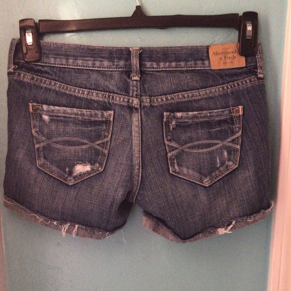 🔥 Abercrombie and Fitch Ripped Shorts! 🔥 - Picture 2 of 3